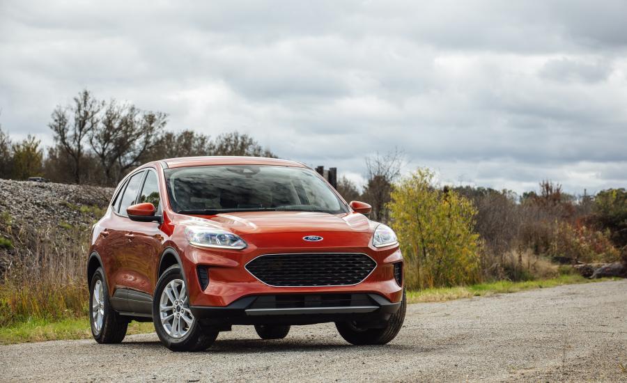  Ford Escape SE 2019 года  (NA) (фото 3 из 40)
